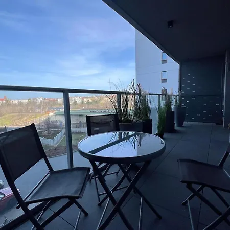 215 - Modern Tower アパート